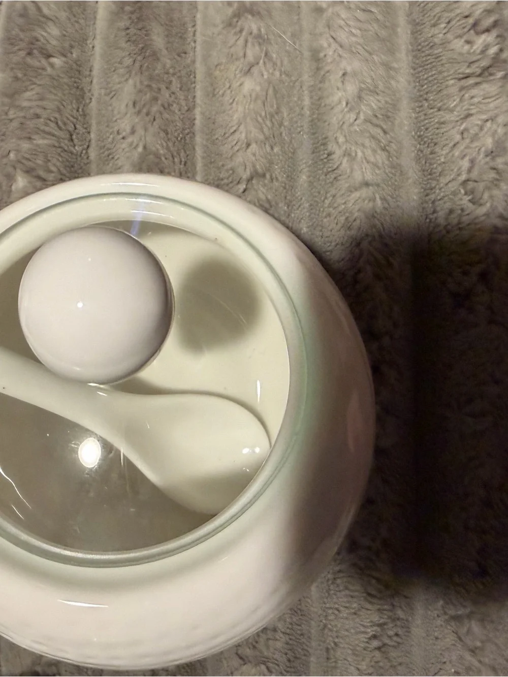 Ceramic White Sugar Bowl with Spoon and Lid - Elegant Home Kitchen Accessory